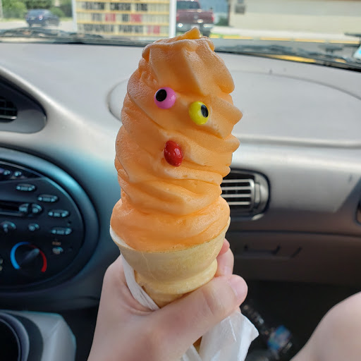J B Twisters Ice Cream & Things - Thumbnail