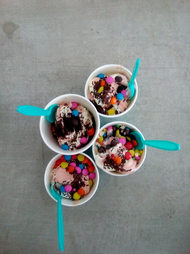 FROZSTA - Frozen Yogurt and Ice Cream