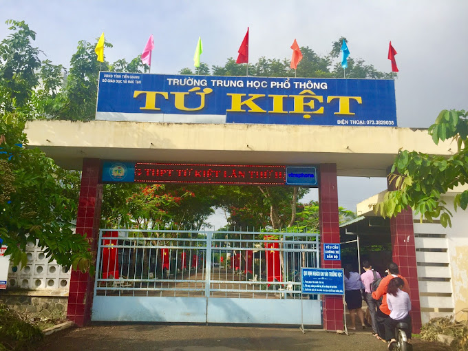 Trường THPT Tứ Kiệt