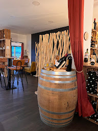Photo n°5 de De la cave au verre à Susmiou (Bar à vin)