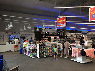 Photo n°17 de Intersport Besançon - Chalezeule à Chalezeule (Magasin de vêtements pour jeunes)