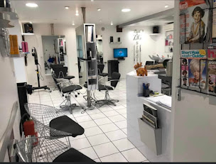 Photo n°6 de Zig Studio. COIFFURE STYLISTE VISAGISTE à Pont-de-Larn (Salon de coiffure)