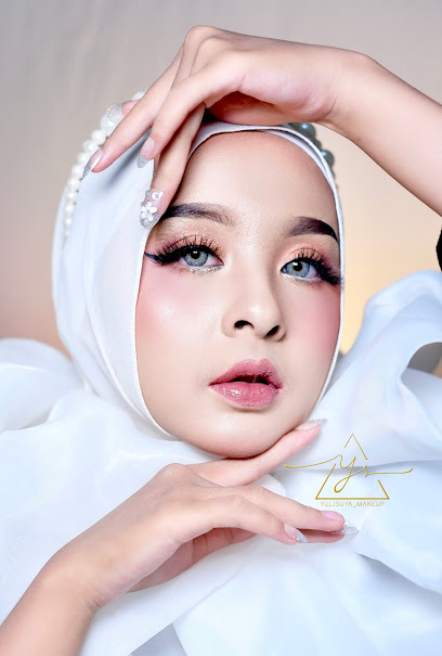 Yuli Suya Makeup
