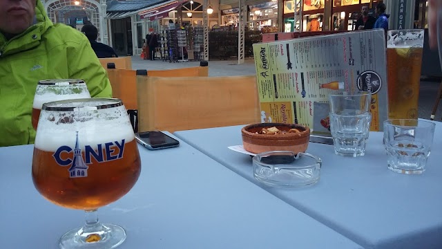 Royalty Café