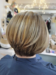 Photo n°8 de Salon Bohème - Coiffure Itinérant à Port-des-Barques (Salon de coiffure)