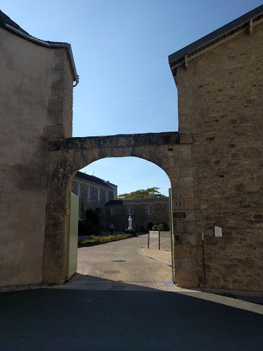 Photo de Maison de Retraite Publique Médicalisée Montfort à Saint-Laurent-de-la-Plaine (49290)
