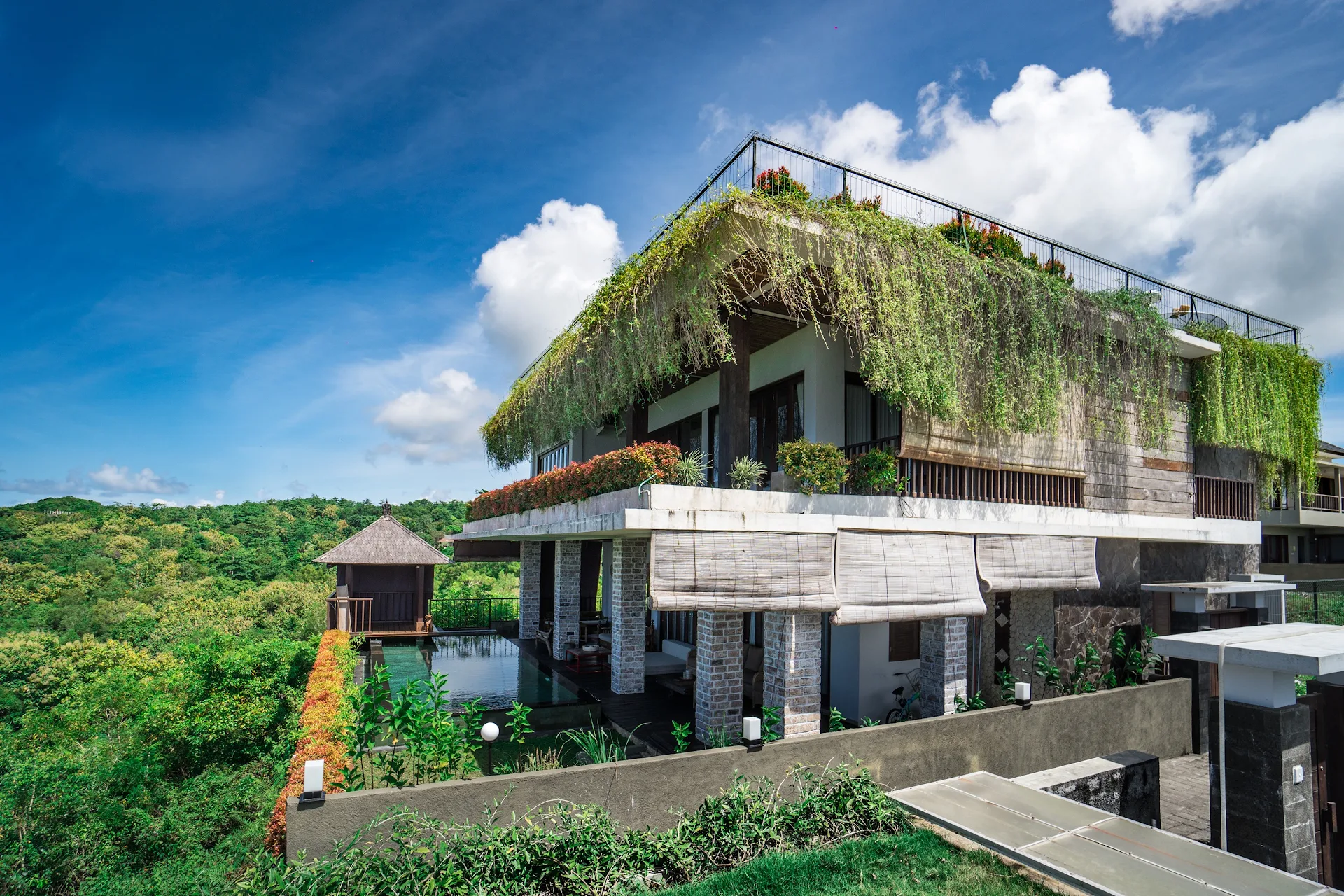 The Ocean Views Luxury Villas & Apartment