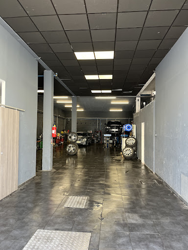 Garege BG Gallery - France