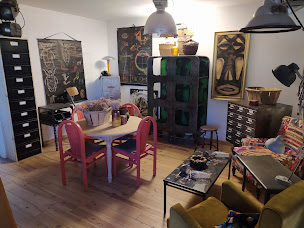 Photo n°7 de Brikbroc brocante du port de Marennes à Marennes (Magasin de meubles)