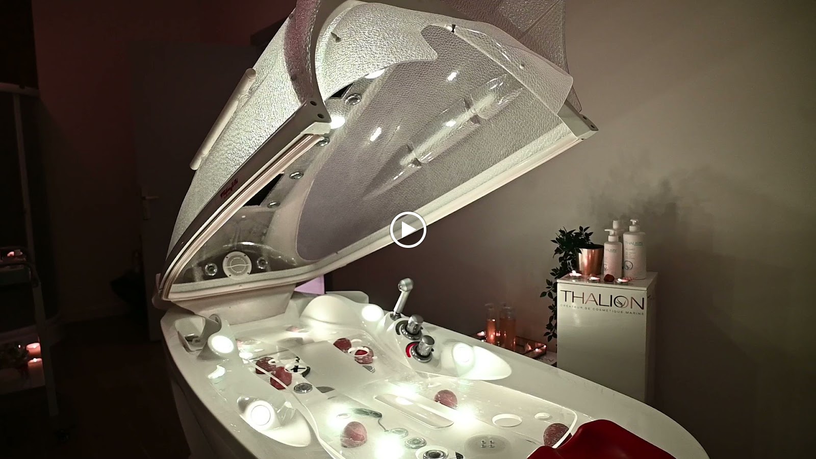 مجمع سيان الطبي المتخصص | عيادات أسنان - عيادات جلدية وليزر - مركز تجميل - نادي نسائي - صيدلية - صورة 3