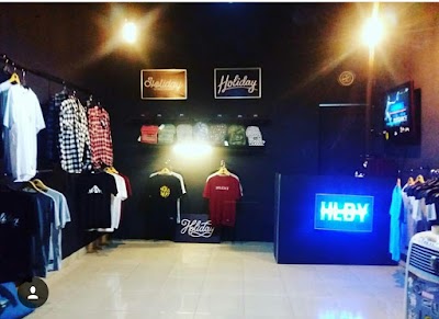 Photos of Holiday Streetwear