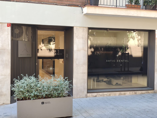 ÀRTIC DENTAL //Dr. Sergi Pedemonte Sarrias