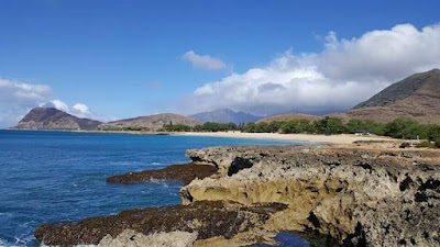 Kalanianaʻole Beach Park