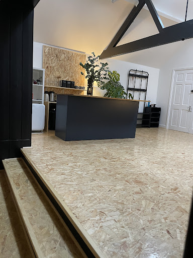 Studio Eight - Visual