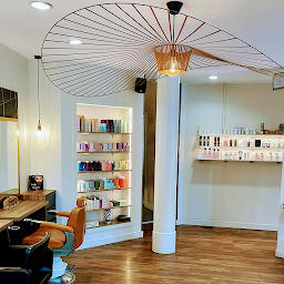 Photo n°12 de Enzo le coiffeur - Henri IV à Amiens (Magasin d'articles de coiffure pour hommes)