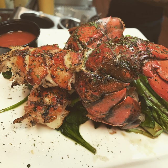 Boogalou Restaurant & Lounge
