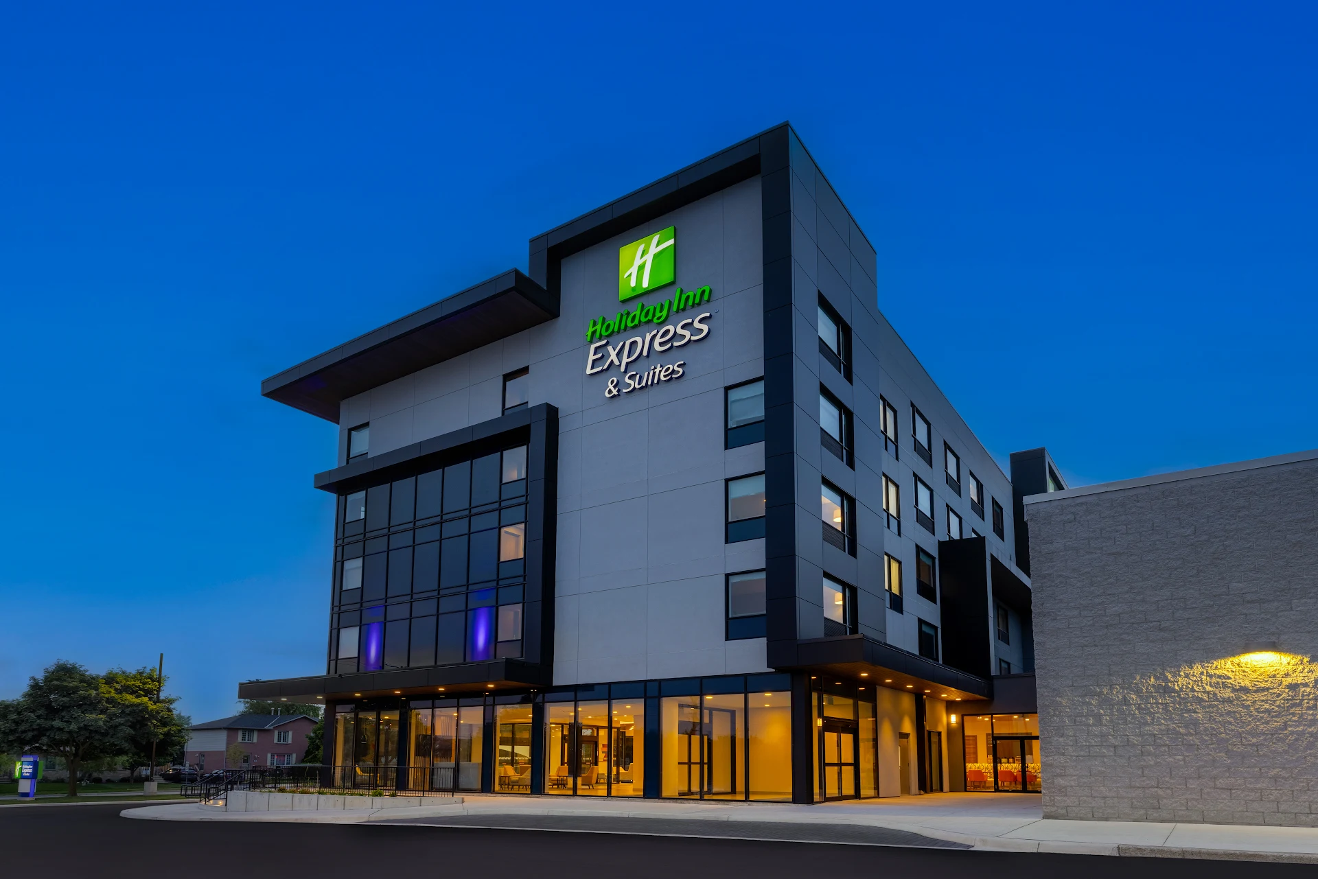 Holiday Inn Express & Suites St. Thomas by IHG