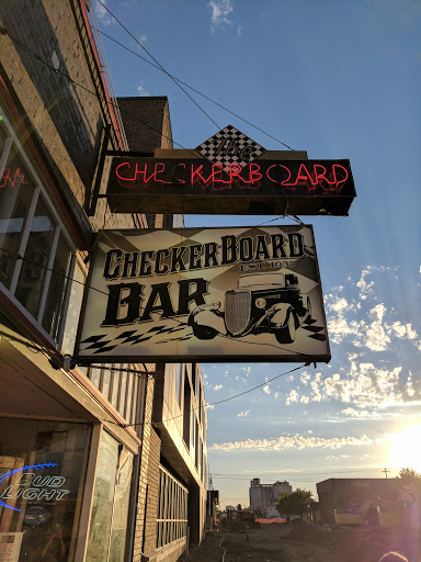Checkerboard Pub - Visual