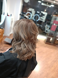 Photo n°18 de REGAL HAIRS à Marseille (Fournisseur d'extensions de cheveux)