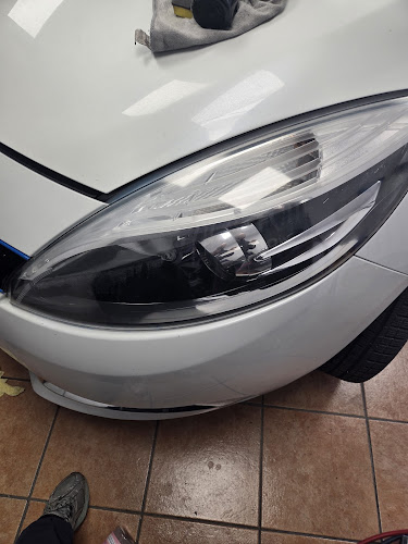 BIPBIP PARE BRISE - remplacement vitrage automobile - serrurier automobile - diagnostique - Prestataire de tuning automobile - Saint-Leu