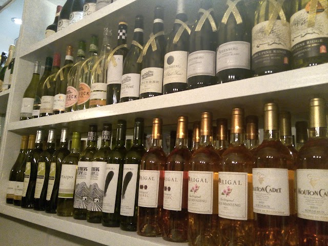 Sai Wine & Champagne Café