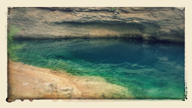 Le gouffre de Fontaine de Vaucluse