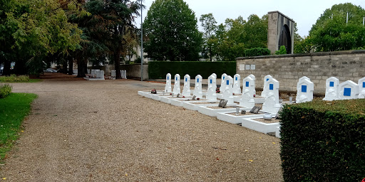 Cemetery in the city of Creteil - Thumbnail