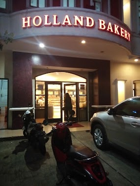 Holland Bakery - Cibubur, Author: Nur Kholis