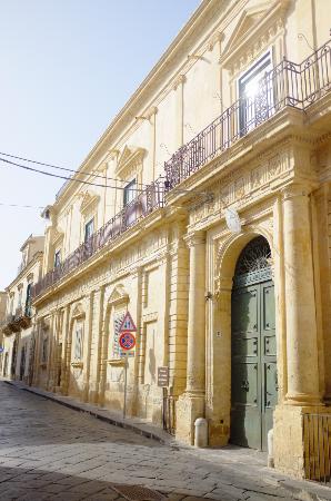 Palazzo Castelluccio