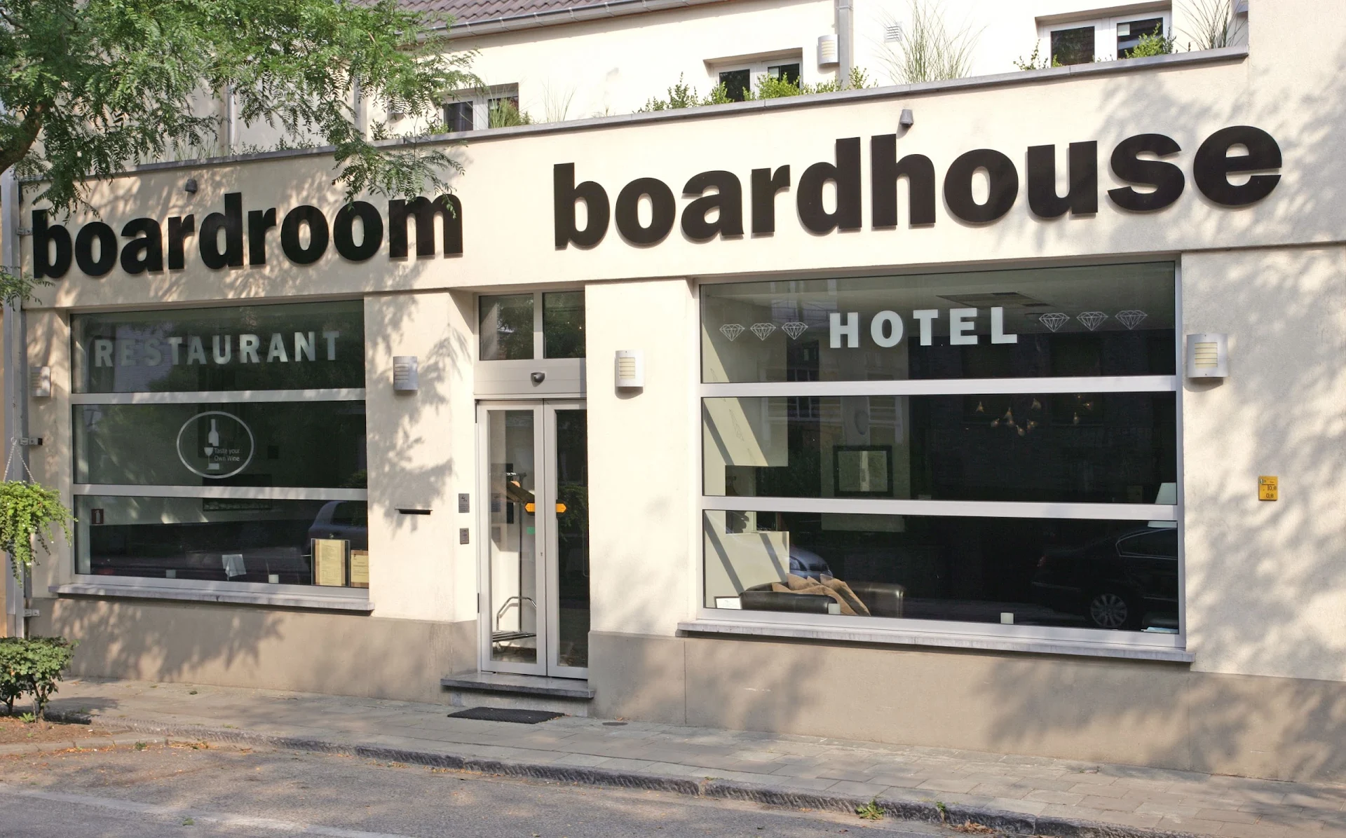 Boardhouse hotel