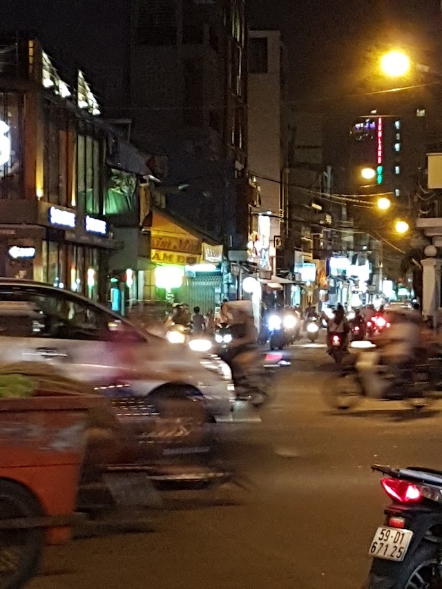 Vespa Adventures