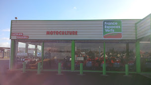 Photo n°1 de BERNARD MOTOCULTURE - BROONS - STIHL à Broons (Atelier de réparation de tracteurs)