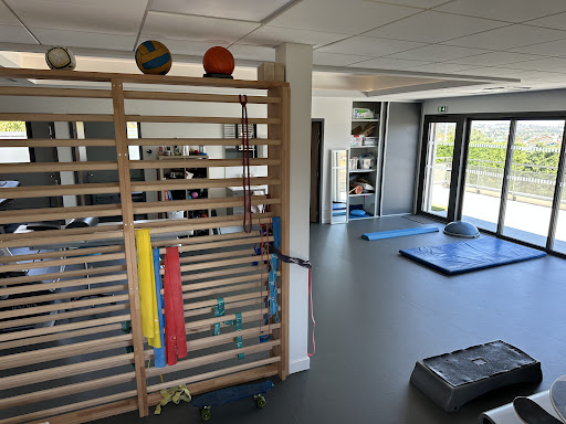 Photo de Monzerian Nicolas - Kinésitherapeute - Ostéopathe Balnéothérapie Masseur - Roiffieux - Annonay