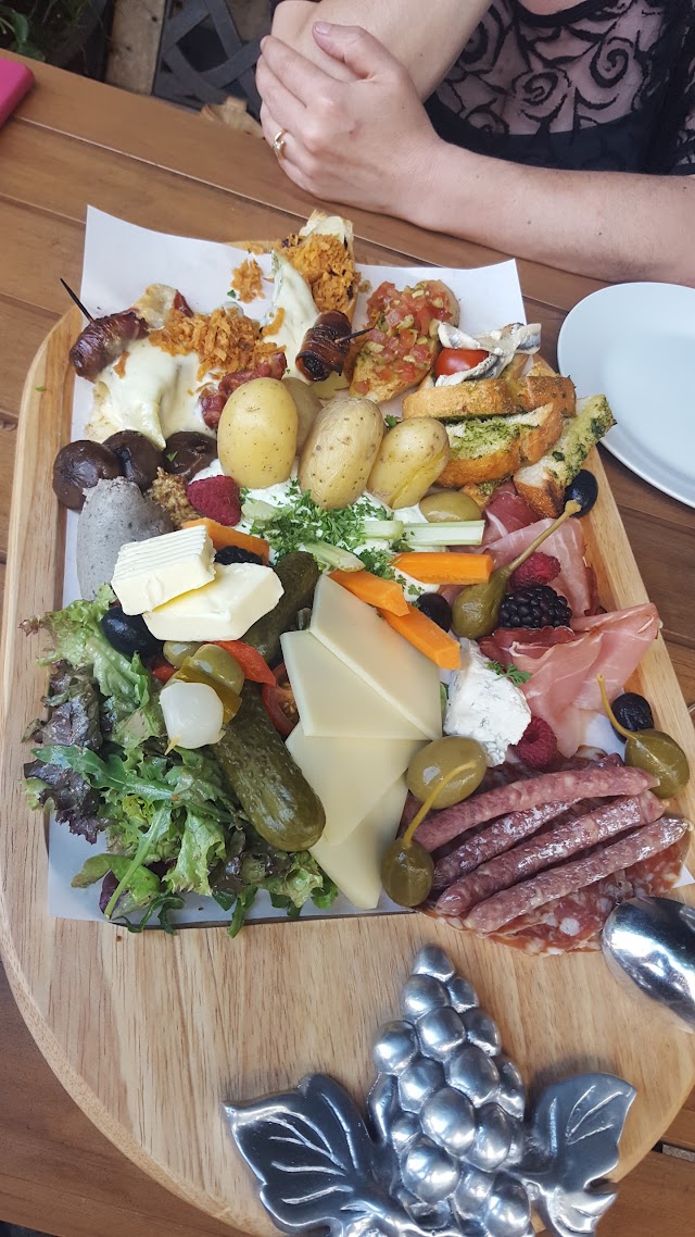 Weingalerie und Café NÖ!