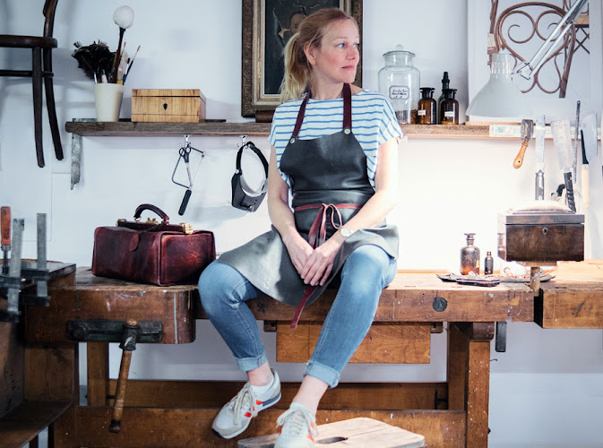 Schipper S. Dipl.-Rest. Restaurierung von Holzobjekten u. Möbeln photo