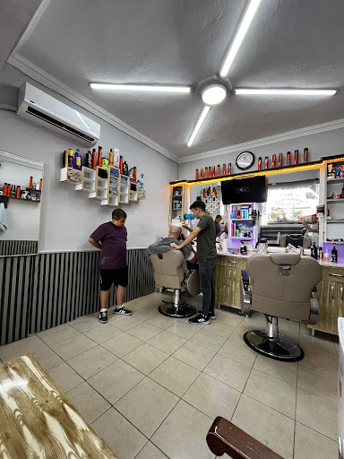 Şen erkek kuaför salonu