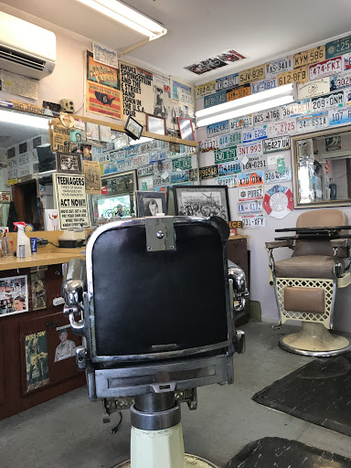 Crazy Johnny's Barber Shop - Thumbnail