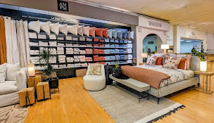 Photo n°3 de AMPM - Galeries Lafayette Lyon Bron à Bron (Magasin de meubles de bureau)