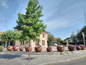 Photo n°6 de AB4 (mobilier urbain, pots et jardinières xxl & signalisation) à Montigny-sur-Loing (Grossiste)