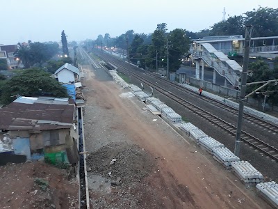 Photos of Buaran Station