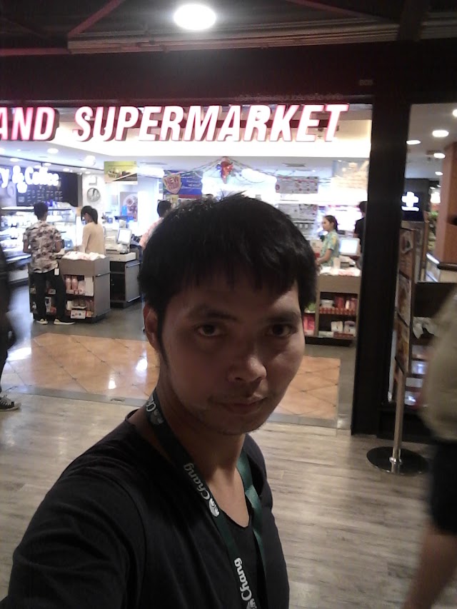Mercado at the Street