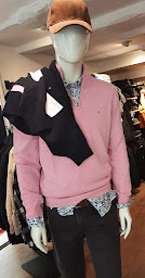 Photo n°3 de Peinturier Quimper : vêtement homme à Quimper (Magasin de chaussures)