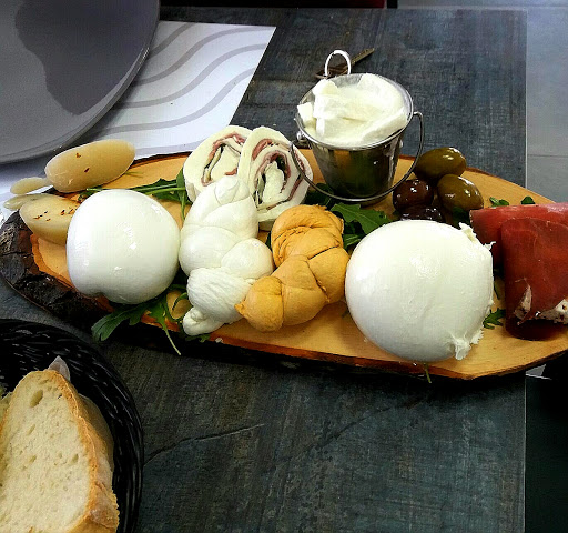 Della Volpe - Caseificio & Ristorante