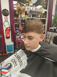 Photo n°15 de Barbershop YELLOW à Clermont-Ferrand (Salon de coiffure)