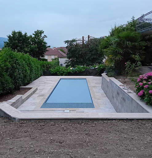 Photo de Piscine service à Faverges-de-la-Tour (38110)