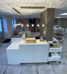Photo n°25 de KAROLL Nail Artists à Oyonnax (Salon de manucure)