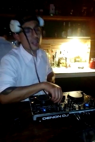 Trece Buhos - Hamburguesería