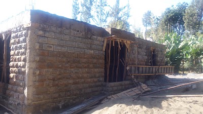 Photos of Makiu estate Dam