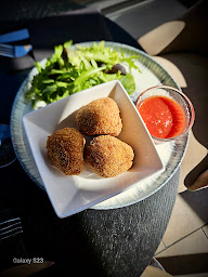 Photo n°8 de TRATTORIA Le New Way à Saint-Mitre-les-Remparts (Restaurant français)