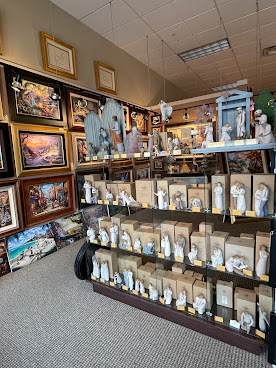 Thomas Kinkade Gallery by null